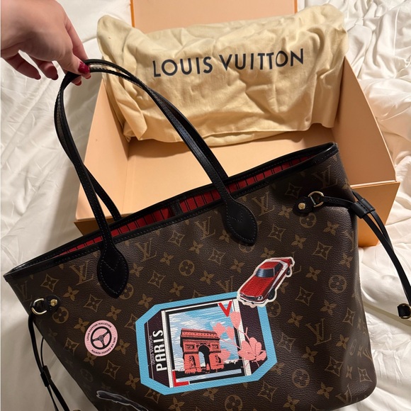 Louis Vuitton World Tour Purse With Wristlet - Picture 7 of 9